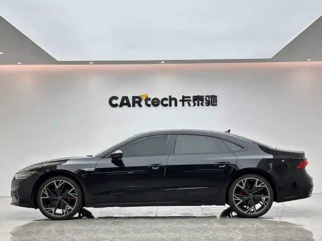 Audi A7L — Фото автомобиля 2
