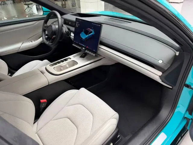 Xiaomi SU7 — Фото автомобиля 18