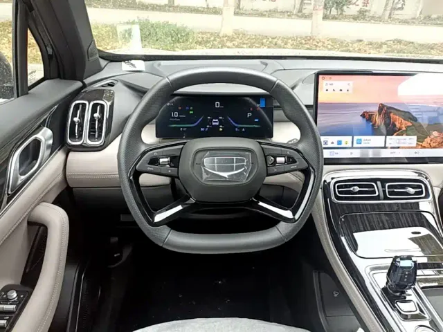 Geely Boyue L — Фото автомобиля 10