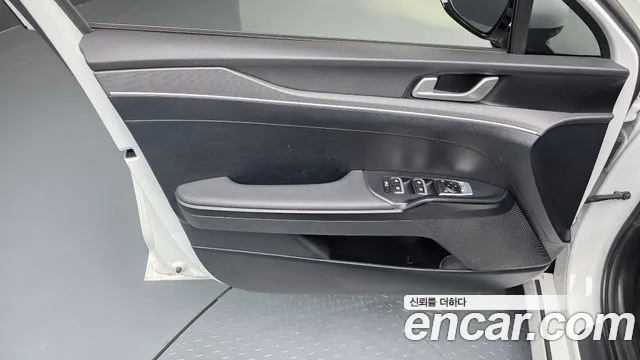 Kia K5 Новый K5 3 поколение 2.0 LPi(Для проката) — Фото автомобиля 24