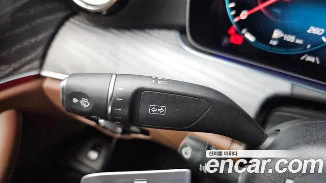 Mercedes-Benz E-Class — Фото автомобиля 27