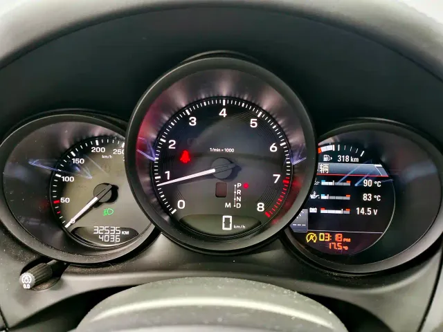 Porsche Macan — Фото автомобиля 9