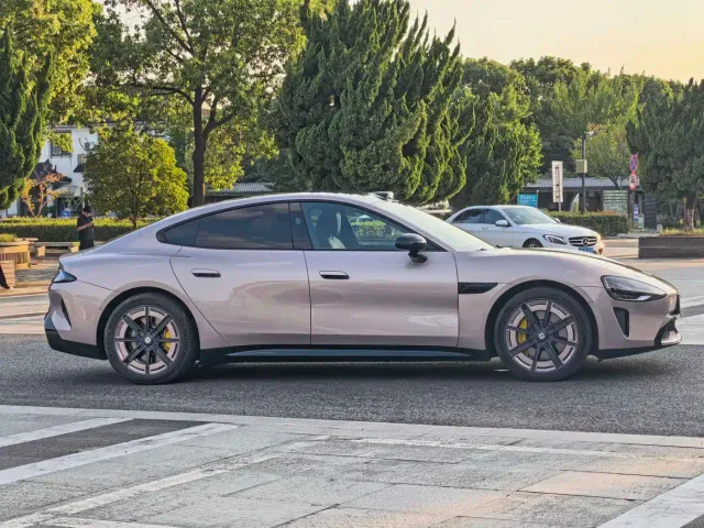 Xiaomi SU7 — Фото автомобиля 4