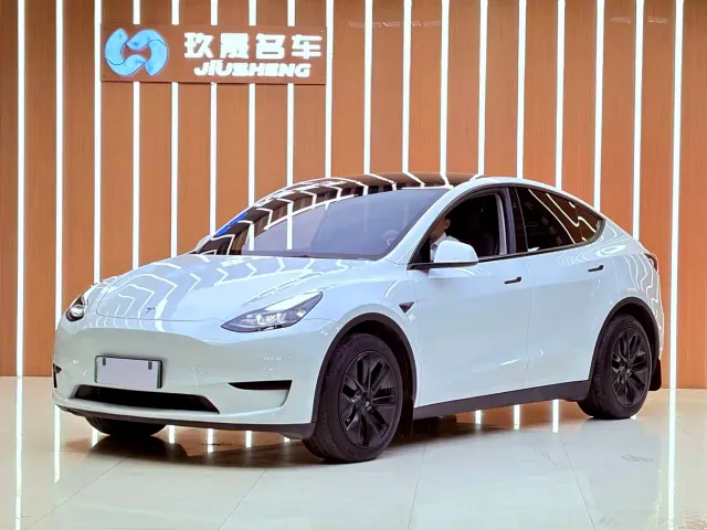 Фотография автомобиля — Tesla Model Y