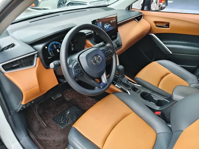 Toyota Corolla Cross — Фото автомобиля 4