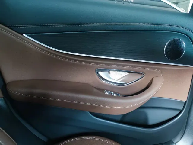 Mercedes-Benz E-Class — Фото автомобиля 13