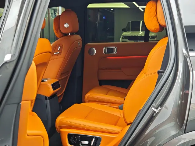 Li Auto L8 — Фото автомобиля 15