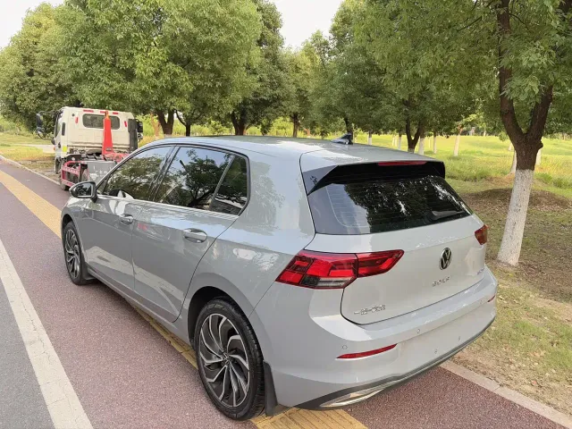 Volkswagen Golf — Фото автомобиля 6