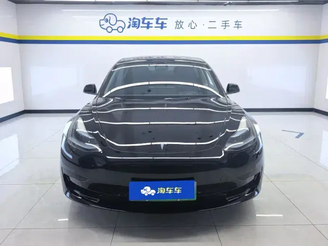 Tesla Model 3 — Фото автомобиля 2