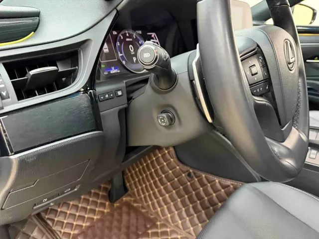 Lexus ES — Фото автомобиля 10
