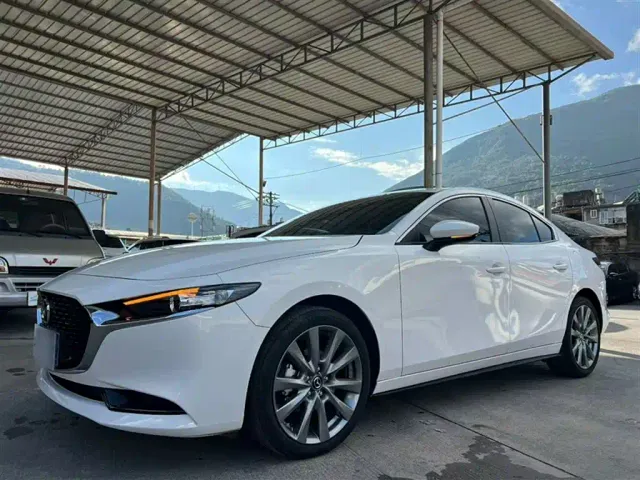 Фотография автомобиля — Mazda Axela