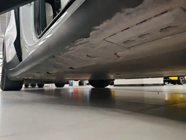 Tesla Model X — Фото автомобиля 20