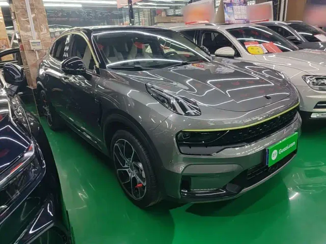 Lynk & Co 05 — Фото автомобиля 3