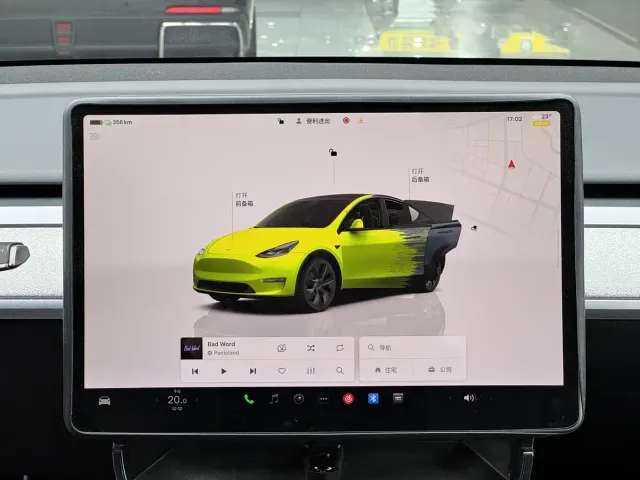 Tesla Model Y — Фото автомобиля 11