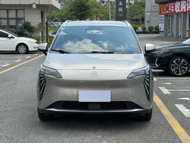 GAC Aion Y — Фото автомобиля 2