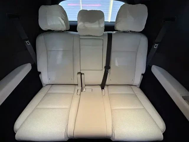 Li Auto MEGA — Фото автомобиля 11
