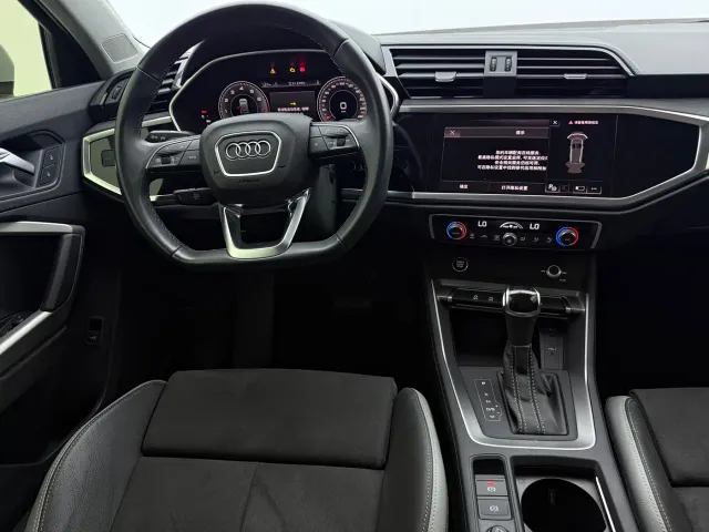 Audi Q3 — Фото автомобиля 12