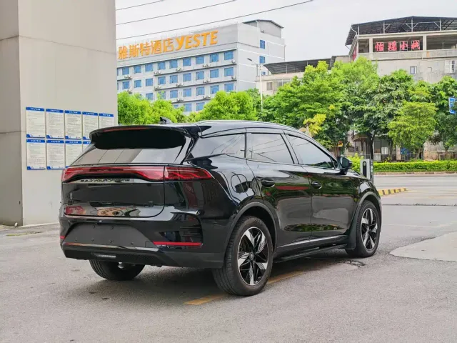 BYD Tang — Фото автомобиля 7