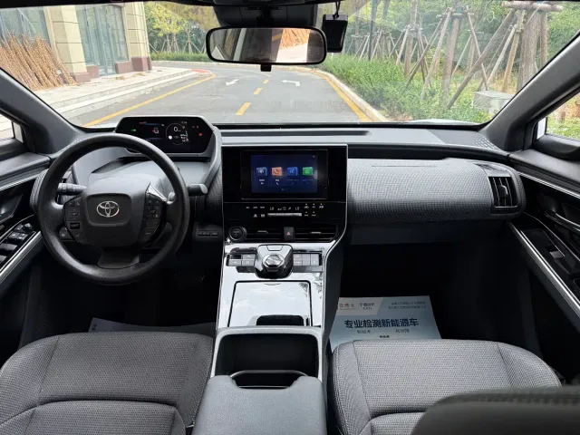 Toyota FAW Toyota bZ4X — Фото автомобиля 4