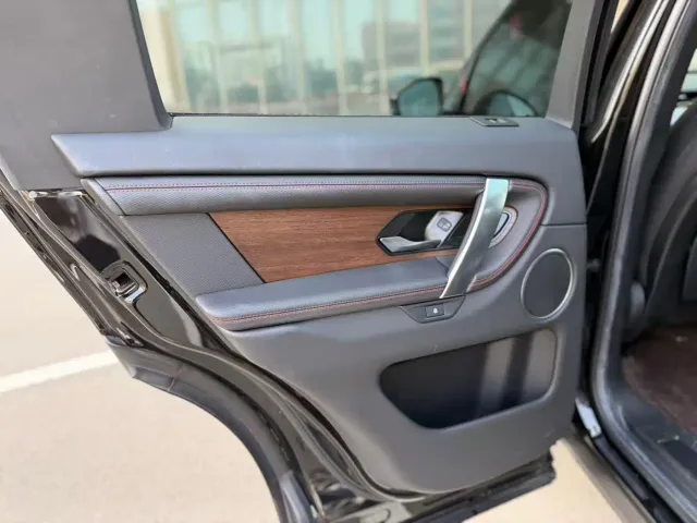 Land Rover Discovery Sport — Фото автомобиля 6