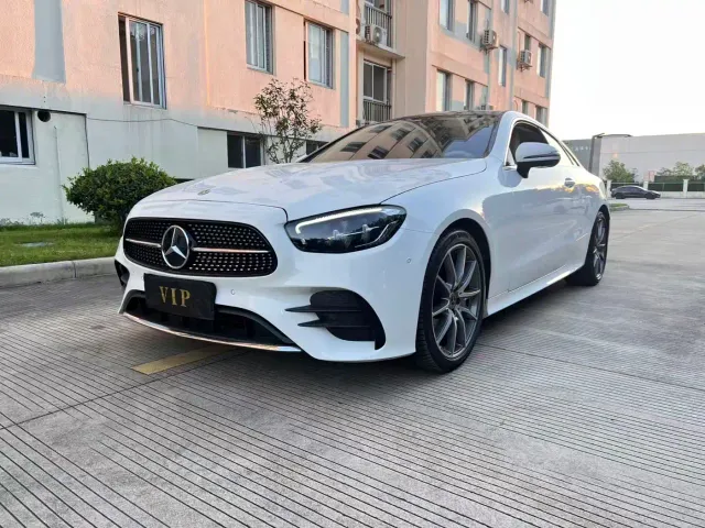 Фотография автомобиля — Mercedes-Benz E-Class