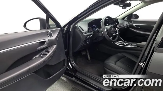 Hyundai Sonata Sonata (DN8) 2.0 LPG(Для проката) — Фото автомобиля 10