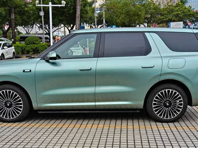 IM Motors LS8 — Фото автомобиля 4