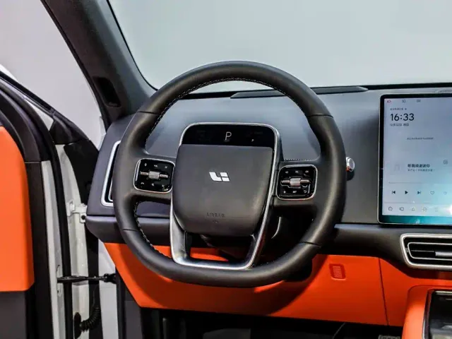 Li Auto L6 — Фото автомобиля 22