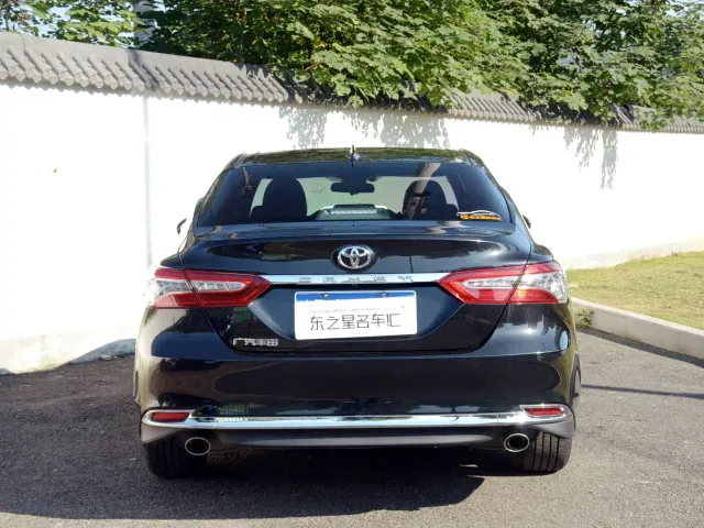 Toyota Camry — Фото автомобиля 7