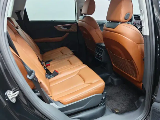 Audi Q7 — Фото автомобиля 7