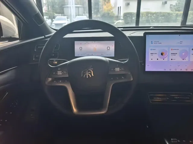 BYD Qin L — Фото автомобиля 7