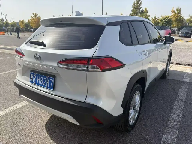 Toyota Corolla Cross — Фото автомобиля 4