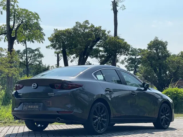 Mazda Axela — Фото автомобиля 6