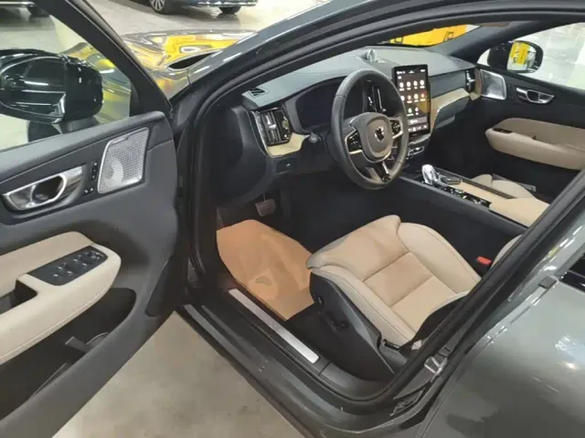 Volvo XC60 — Фото автомобиля 15