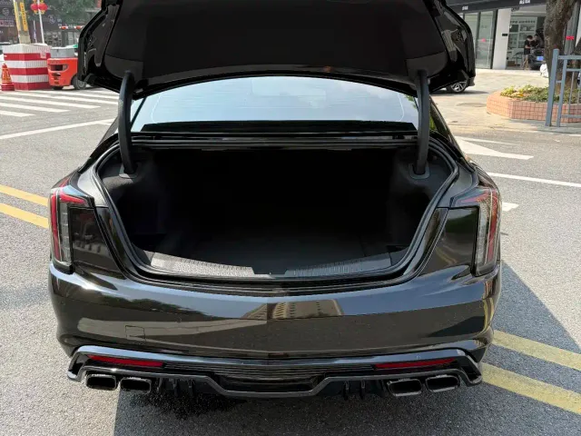 Cadillac CT5 — Фото автомобиля 10