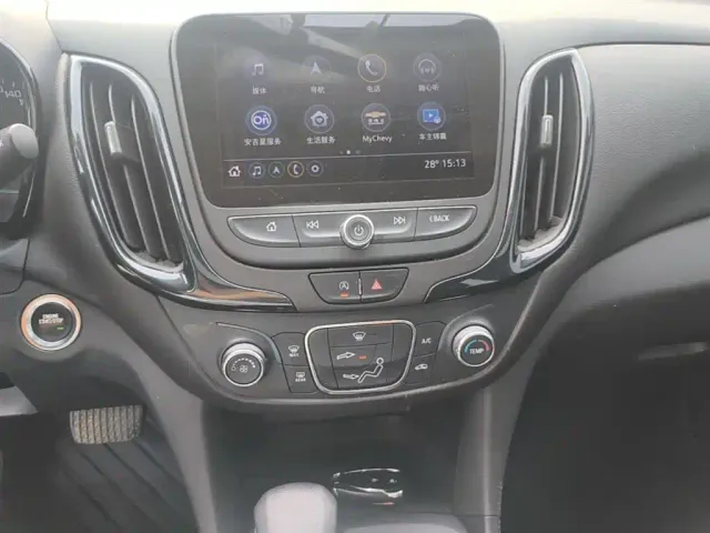 Chevrolet Equinox — Фото автомобиля 12