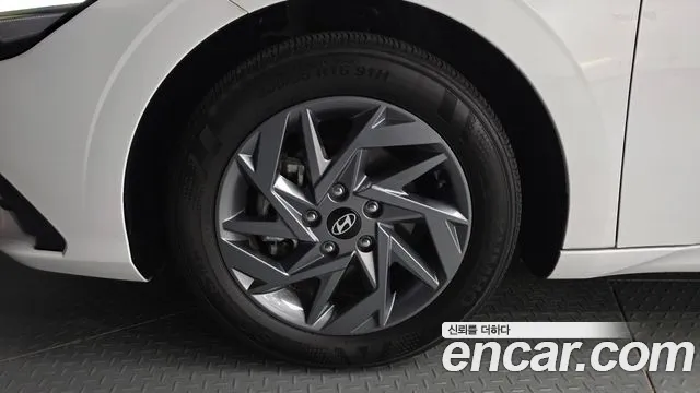 Hyundai Avante CN7 — Фото автомобиля 4