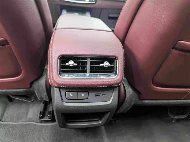 Cadillac XT5 — Фото автомобиля 10