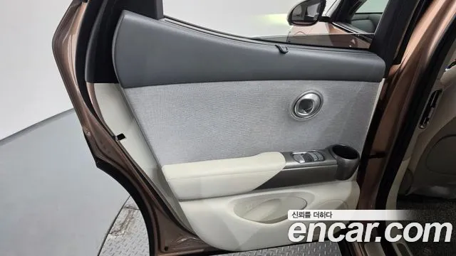 Genesis GV60 — Фото автомобиля 25