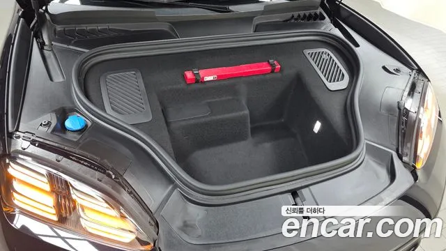 Porsche Macan — Фото автомобиля 9