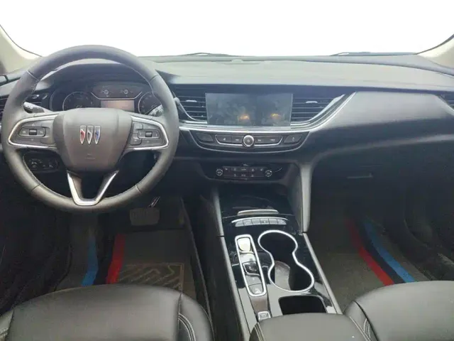 Buick Regal — Фото автомобиля 12