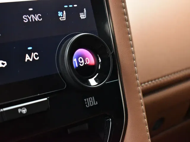 Toyota Alphard — Фото автомобиля 17
