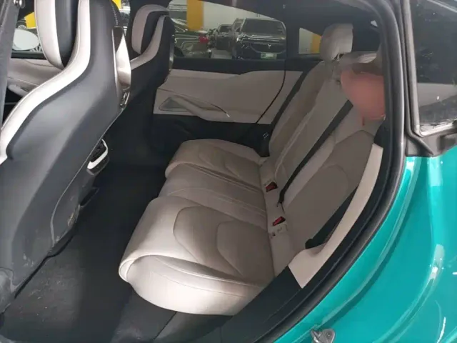 Xiaomi SU7 — Фото автомобиля 16