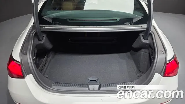 Mercedes-Benz E-Class W214 — Фото автомобиля 19
