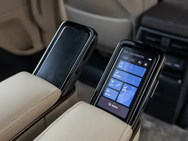 Toyota Alphard — Фото автомобиля 22