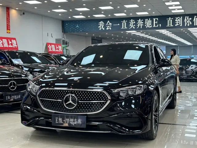 Mercedes-Benz E-Class — Фото автомобиля 3