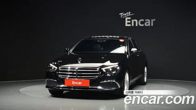 Mercedes-Benz E-Class — Фото автомобиля 3