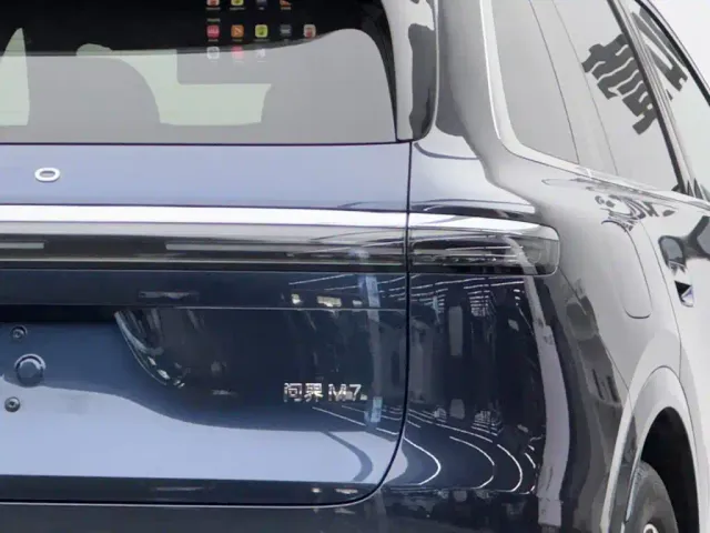 Aito M7 — Фото автомобиля 6