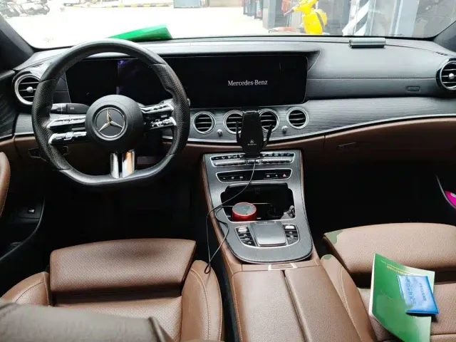 Mercedes-Benz E-Class — Фото автомобиля 12