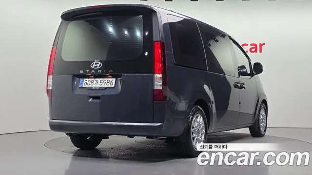 Hyundai Staria — Фото автомобиля 2
